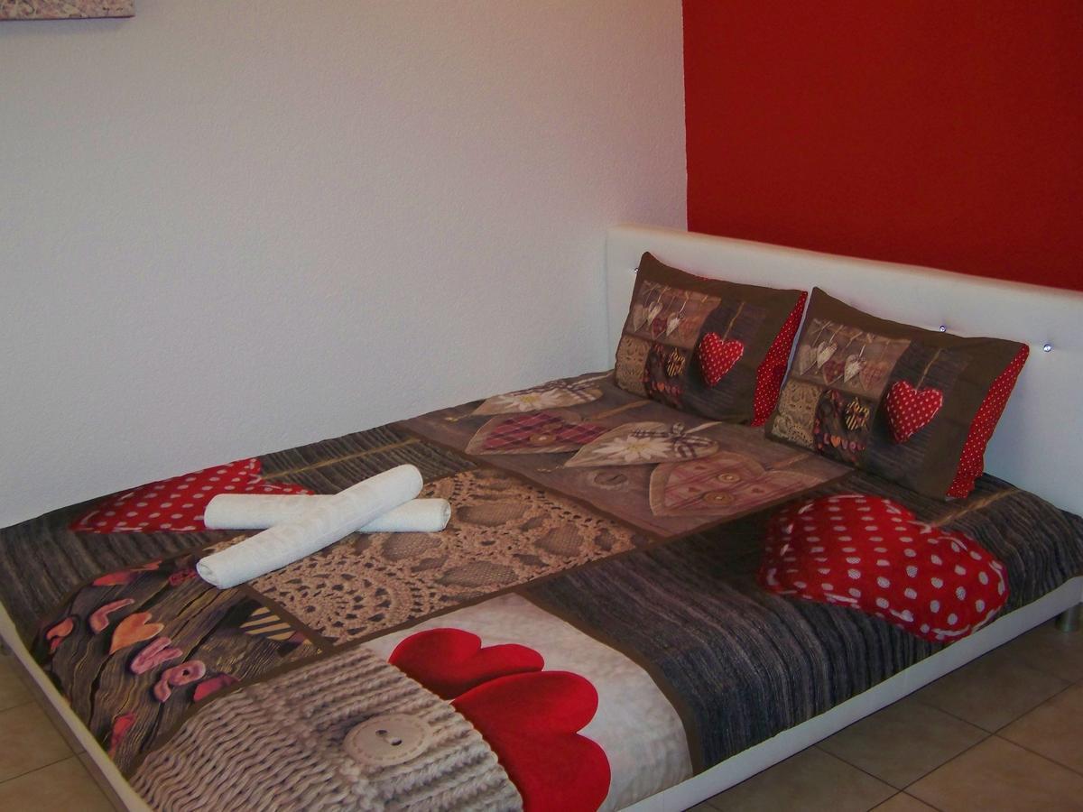 סטרוגה Villa Eros Apartments 2 מראה חיצוני תמונה